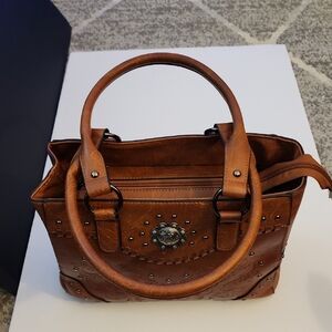 Lavawa Brand
Elegant Brown Leather Satchel